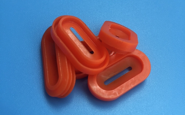 硅橡胶产品生产厂家和你聊聊自润滑硅胶的特性以及在汽车硅橡胶接头、密封胶及垫圈中应用情况