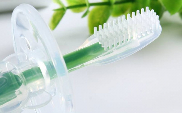 深圳硅胶儿童牙刷工厂介绍硅胶牙刷的特点已经使用它的种种好处