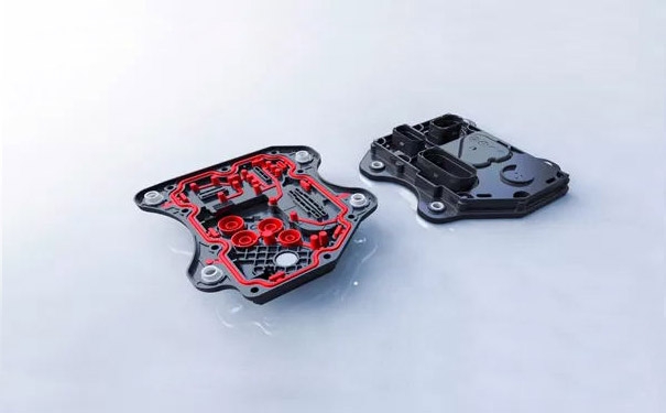 电动汽车对于热塑性塑料、热塑性弹性体和液体硅胶部件以及电子控制单元外壳的多器件零部件的需求将大增