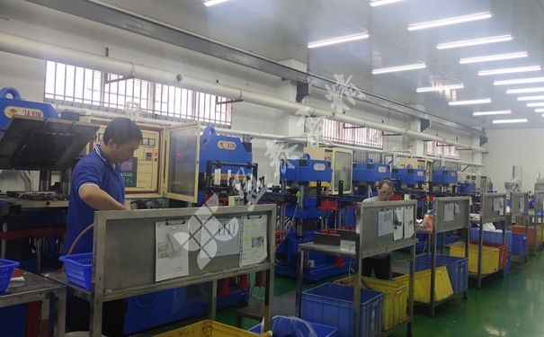 东莞的硅胶厂家太多了，为何您要选择盈泰硅橡胶制品厂合作呢？
